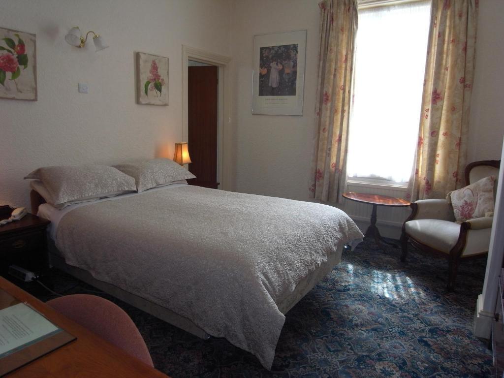 Hylands Nottingham Quarto foto